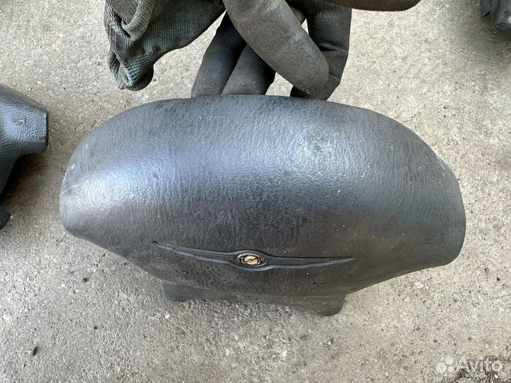 Подушка безопасности в руль Dodge Intrepid