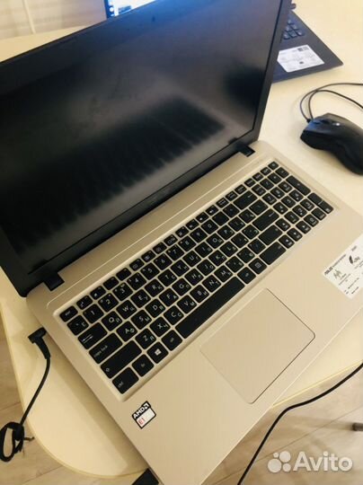 Ноутбук asus
