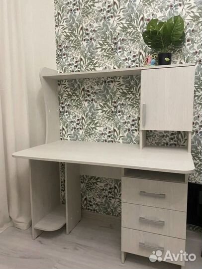 Компьютерный стол номер 5