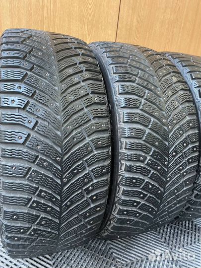 Michelin X-Ice North 4 225/55 R17