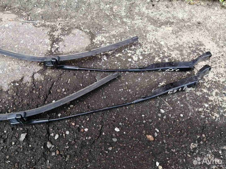 Поводок Дворников Пассат Б5+