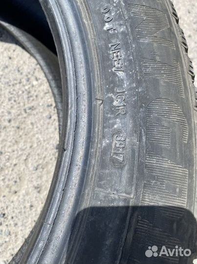 Goodyear EfficientGrip 235/55 R19 105V
