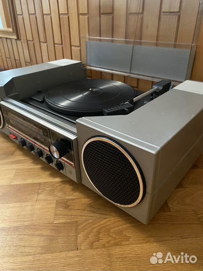 Виниловый проигрыватель