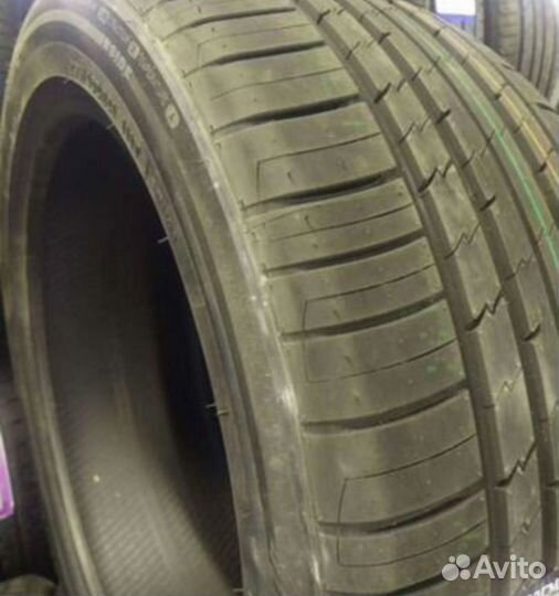 Tracmax X-Privilo RS01+ 275/40 R21