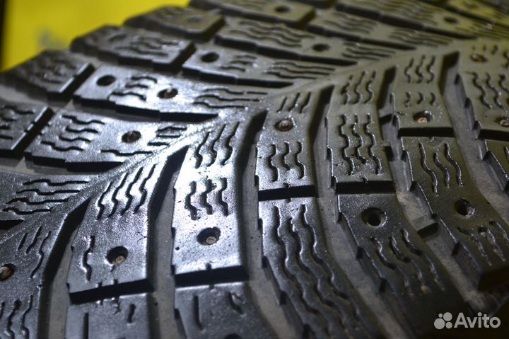 Michelin X-Ice North 4 215/55 R17