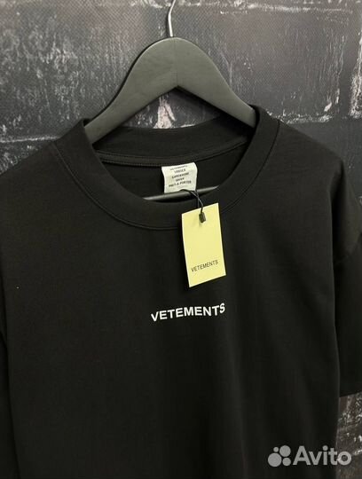 Футболка Vetements