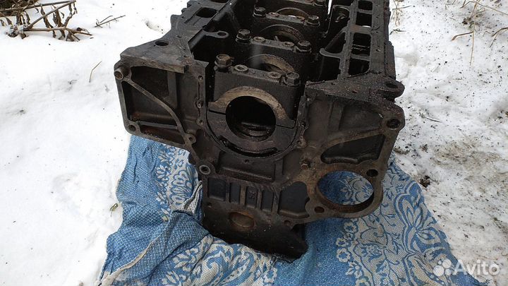 Блок цилиндров двс Grand Starex 715230