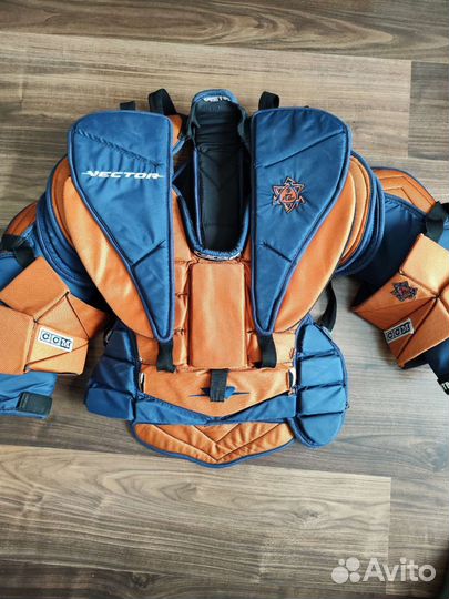 Вратарский нагрудник CCM Vector JR L