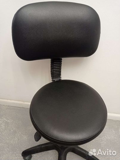 Стул кресло на колесиках