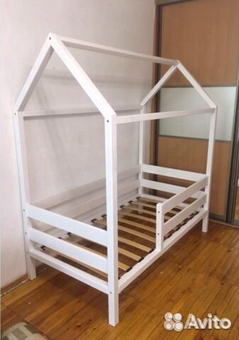 Детская кровать домик