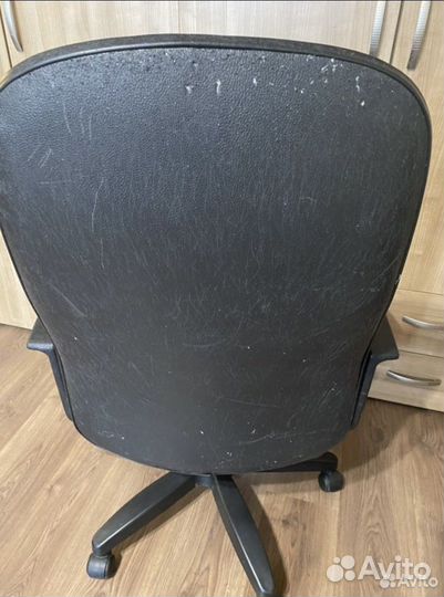 Компьютерное кресло