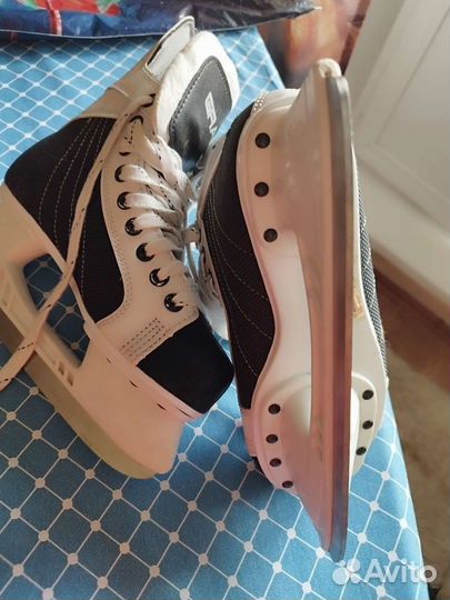 Коньки хоккейные