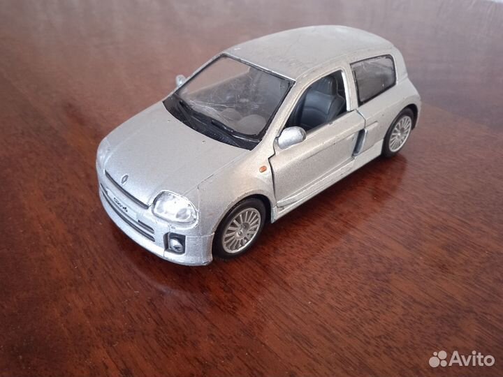 Kinsmart Renault Clio V6 Sport