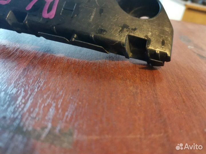 Крепление бампера переднее левое Mazda 3 BL5FW