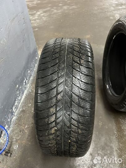 Bridgestone Blizzak LM-001 245/50 R19