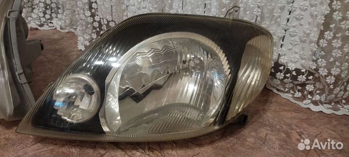 Фара левая от Corolla 120 и от Honda Fit