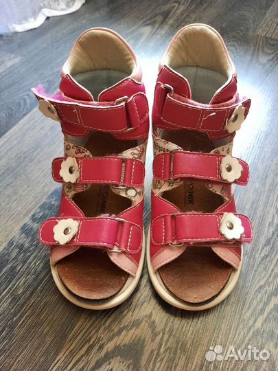 Ортопедические сандали для девочки