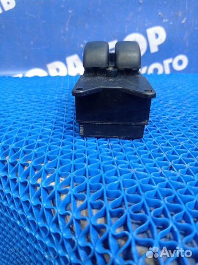 Блок управления стеклоподъемниками Mitsubishi Colt