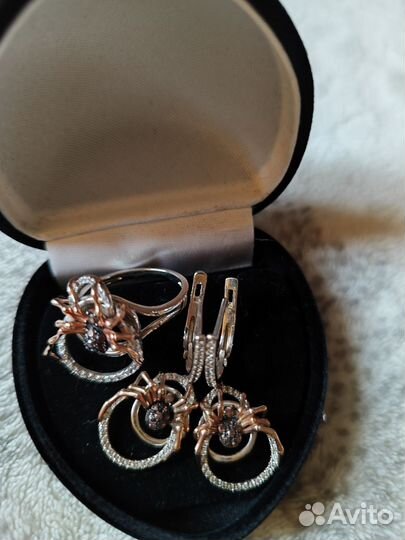 Комплект серьги и кольцо Сваровски