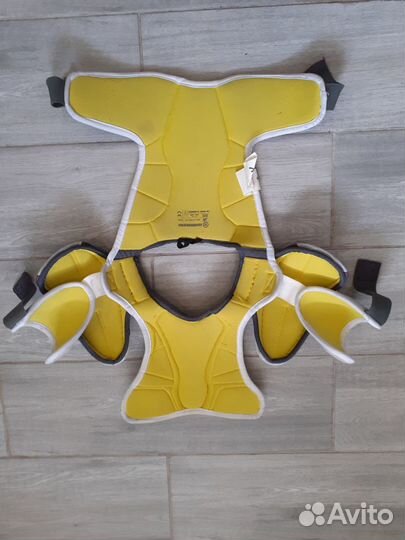 Нагрудник Warrior, на ребенка 8-10 лет