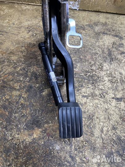 Педаль стояночного тормоза Audi Q7 4L BAR 4.2