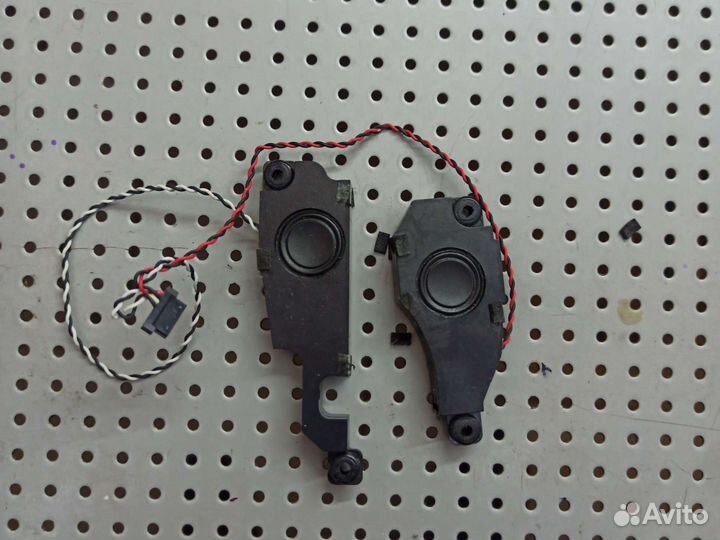 Toshiba L50-A-K2K динамики