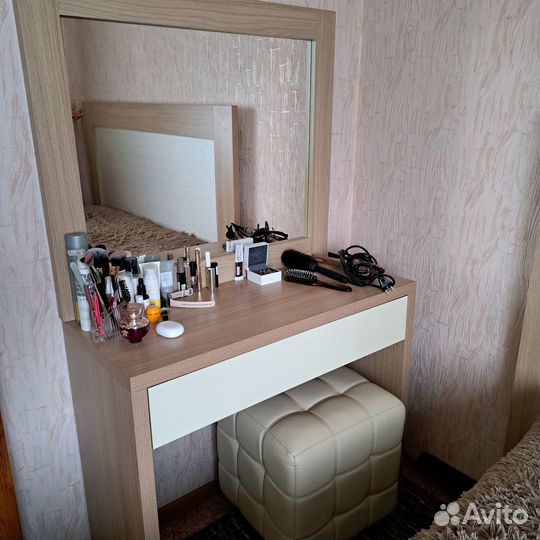 Продам спальный гарнитур