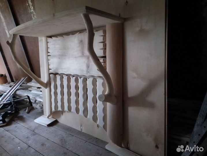 Вешалка деревянная для одежды настенная