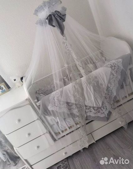 Детская кроватка 3 в 1 с комодом