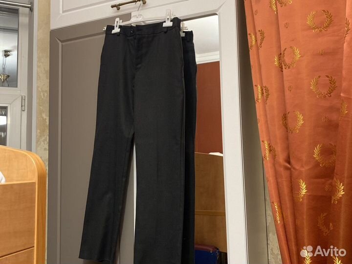 Брюки школьные новые 152 раз