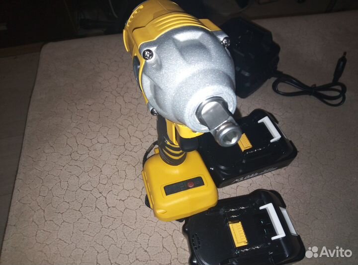 Гайковерт ударный ключ(новый) с 2 аккум. зарядник