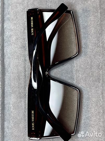 Солнцезащитные очки