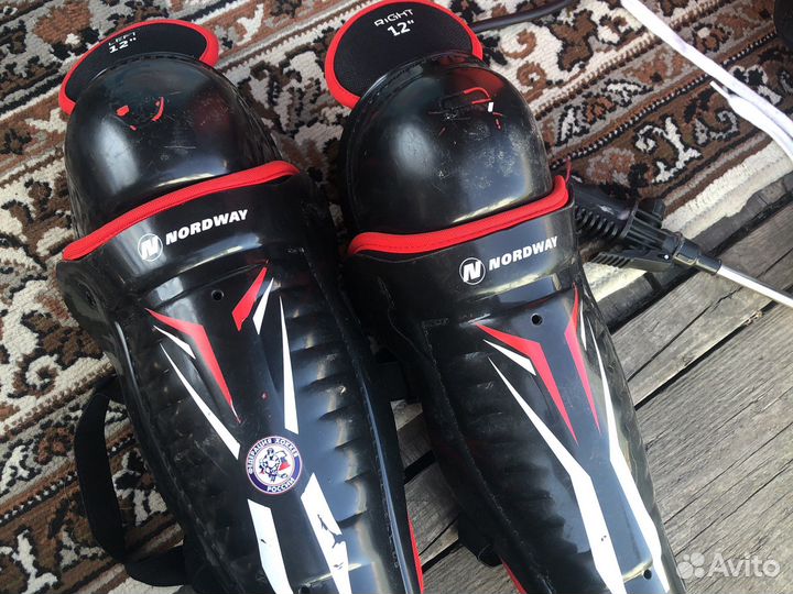 Хоккейная форма на коленики