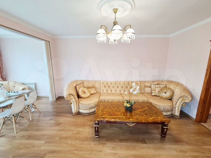 2-к. квартира, 75 м², 8/18 эт.