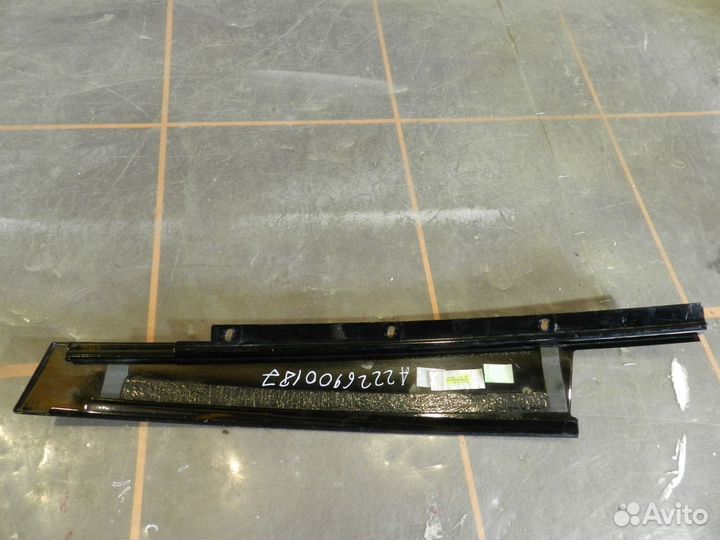 Накладка левой двери (стойки) - Mercedes-Benz W222