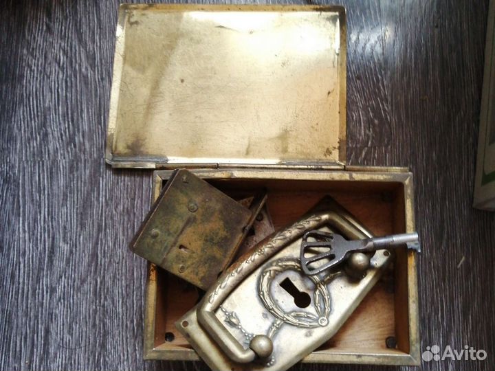 Старинная шкатулка с содержимым до 1917 года