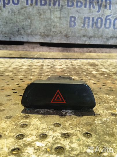 Кнопка аварийной сигнализации Hyundai Elantra 4 (H