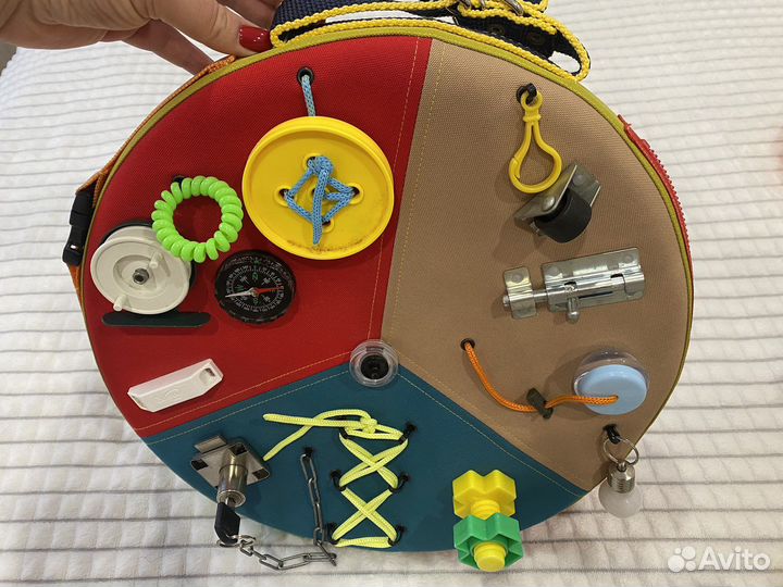 Бизиборд + игрушки