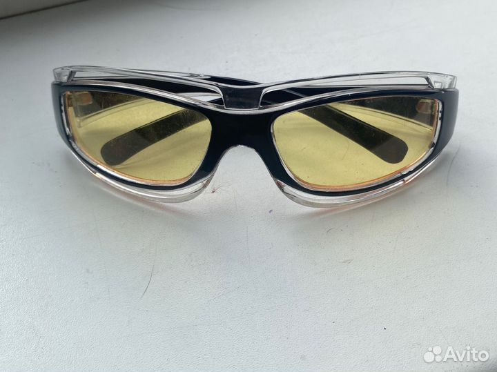 Солнцезащитные очки