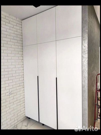 Распашной шкаф на заказ. Рассрочка