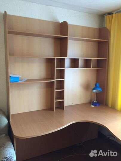 Письменный стол