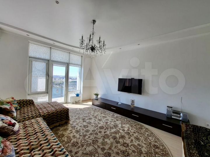 3-к. квартира, 113 м², 6/15 эт.