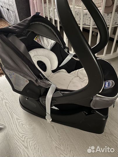 Автолюлька chicco с базой