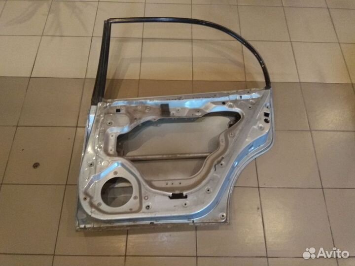 Toyota Carina E Дверь задняя правая