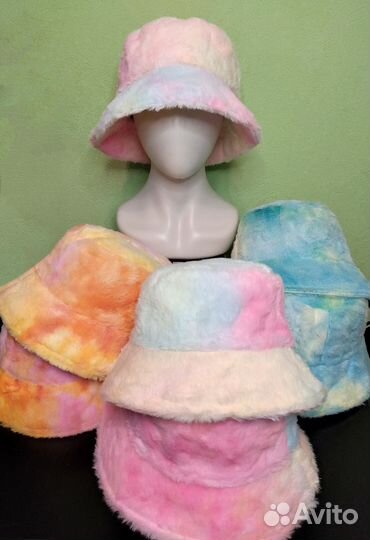 Цветные меховые панамы