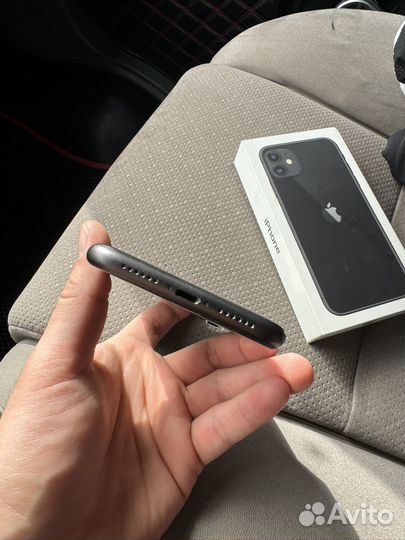 iPhone 11, 64 ГБ