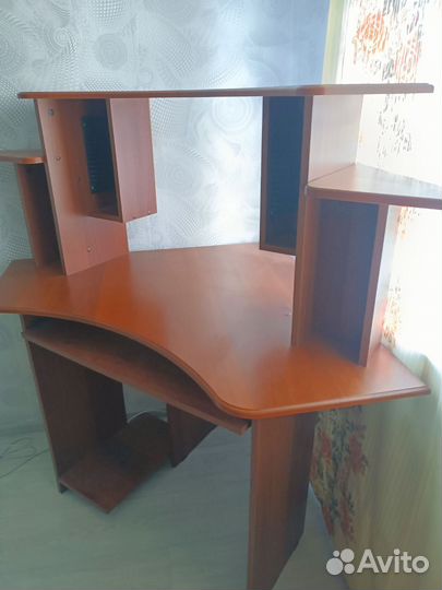 Компьютерный стол