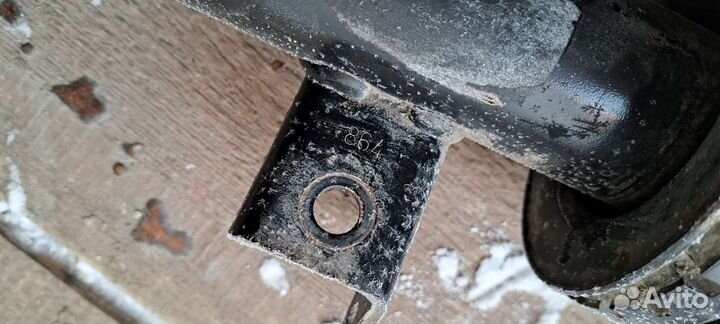 Передняя левая стойка bmw f10