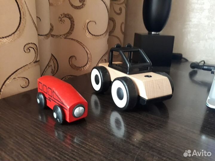 Машинки деревянные