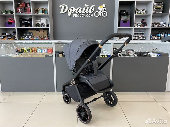 Коляска прогулочная Carrello Epica